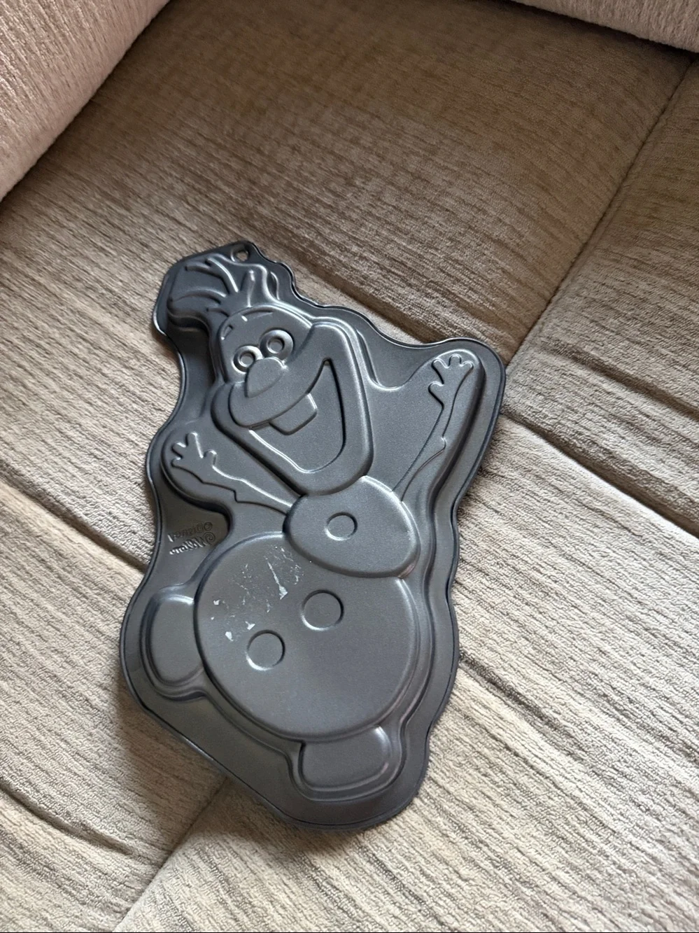 Disney Olaf Baking Mold Wilton- Gray  new